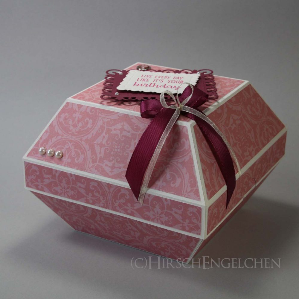 Flat Diamond Box in pink